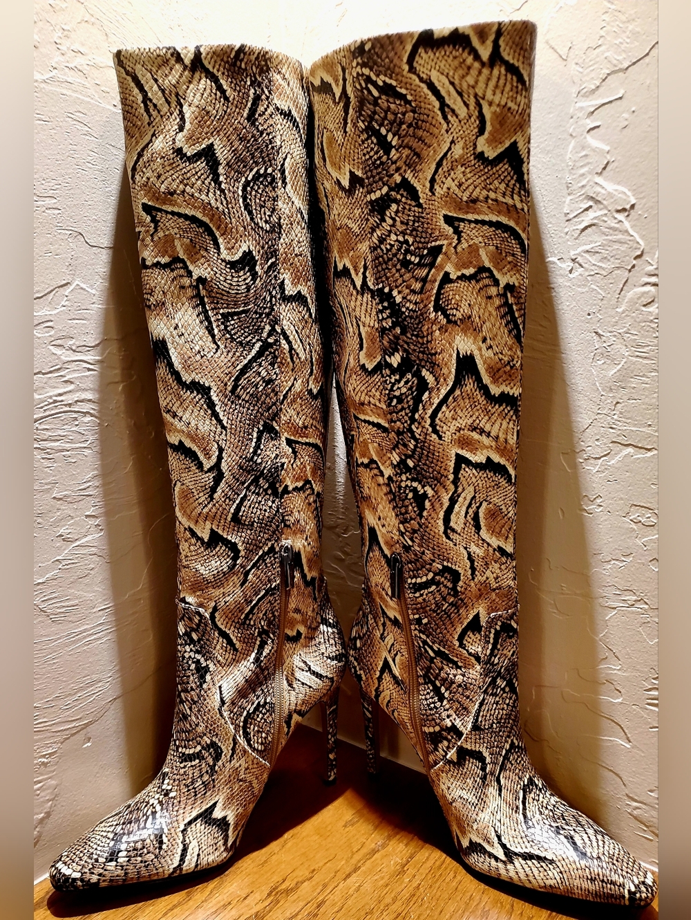 Vince Camuto Fendels Snakeskin Leather Over The Knee 4.25" High Heel Boots Sz 10 - Picture 10 of 14